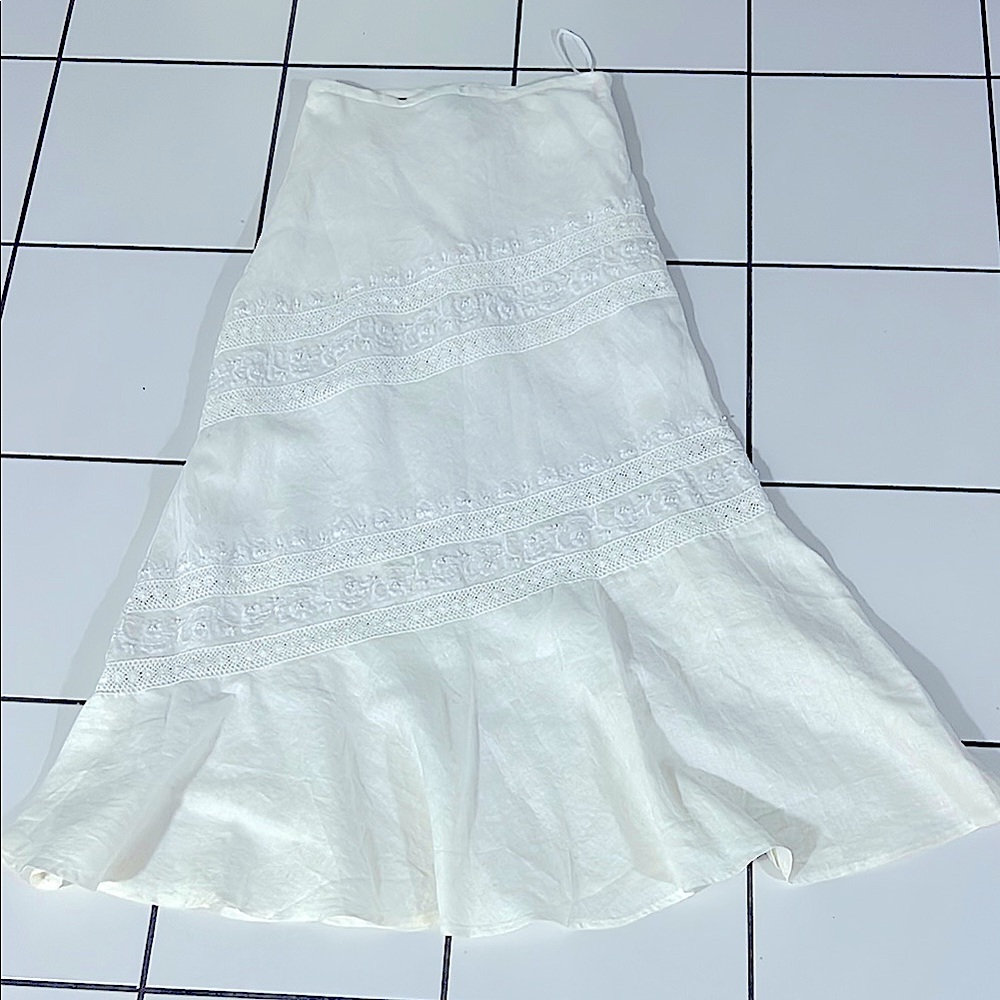 Elegant White Lace Trim embroidered skirt